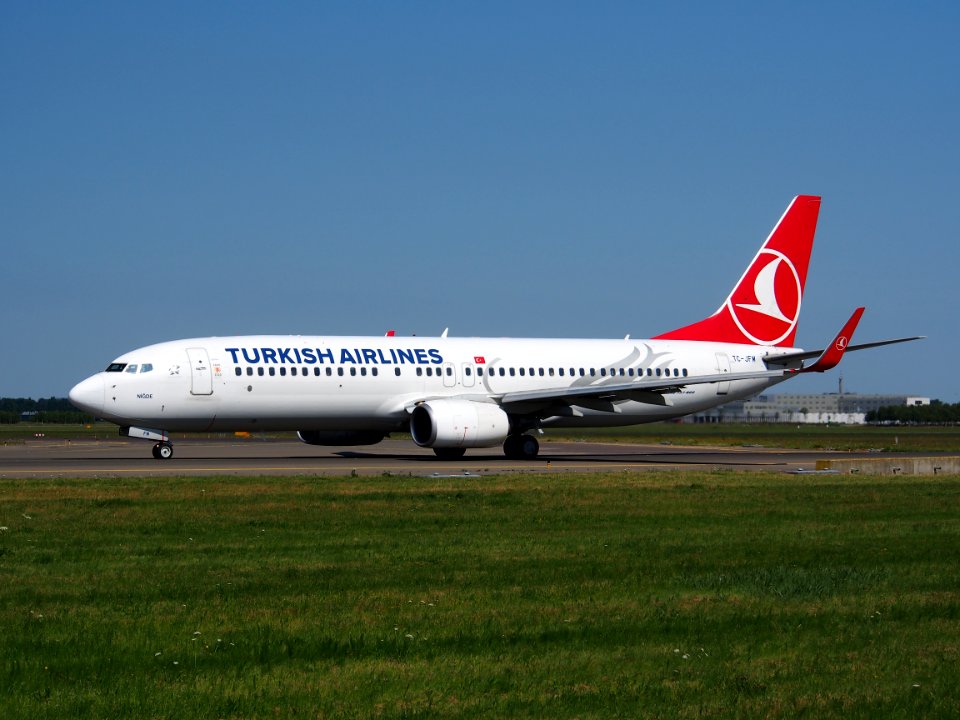 TC-JFM Turkish Airlines Boeing 737-8F2(WL) - cn 29775 taxiing 21July2013 pic-006