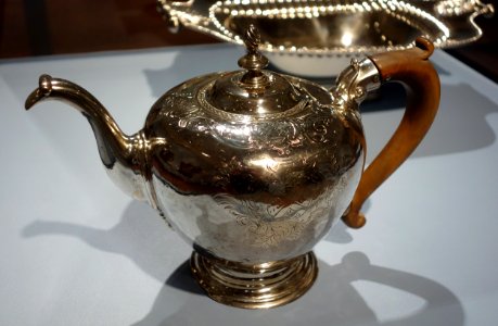 Teapot, John Coburn, Boston, c. 1750, silver - Cincinnati Art Museum - DSC04575