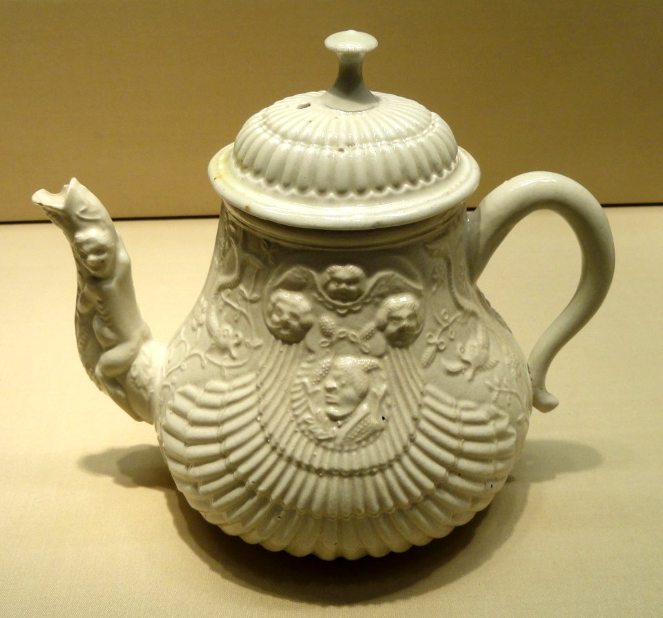 Teapot, Staffordshire, c. 1745 - Nelson-Atkins Museum of Art - DSC08708