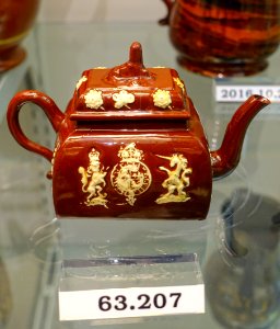 Teapot, Staffordshire, England, c. 1760, lead-glazed redware, slip, HD 63.207 - Flynt Center of Early New England Life - Deerfield, Massachusetts - DSC04442