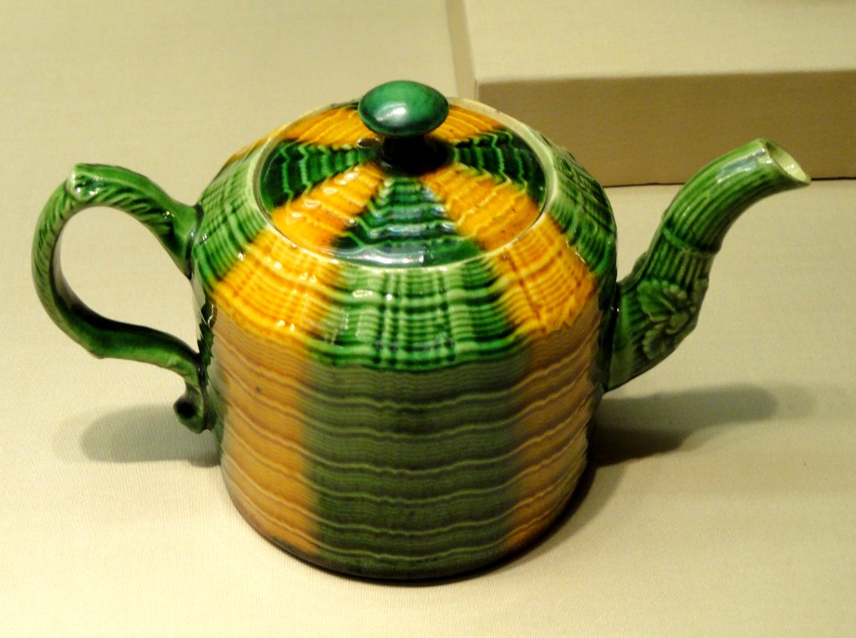 Teapot, Staffordshire, c. 1760 - Nelson-Atkins Museum of Art - DSC08733