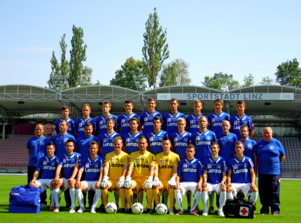 Team-fc-blau-weiss-linz- 2012-2013-II