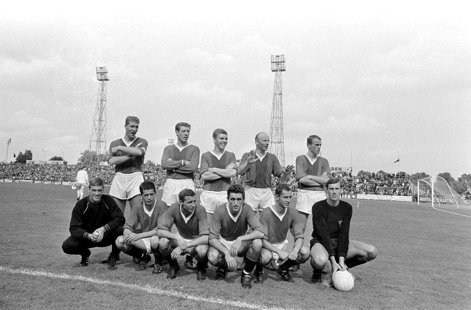 Teamfoto ADO Staand, v.l.n.r. Jan Villerius, Aad Mansveld, Henk Houwaart, Theo , Bestanddeelnr 919-5265