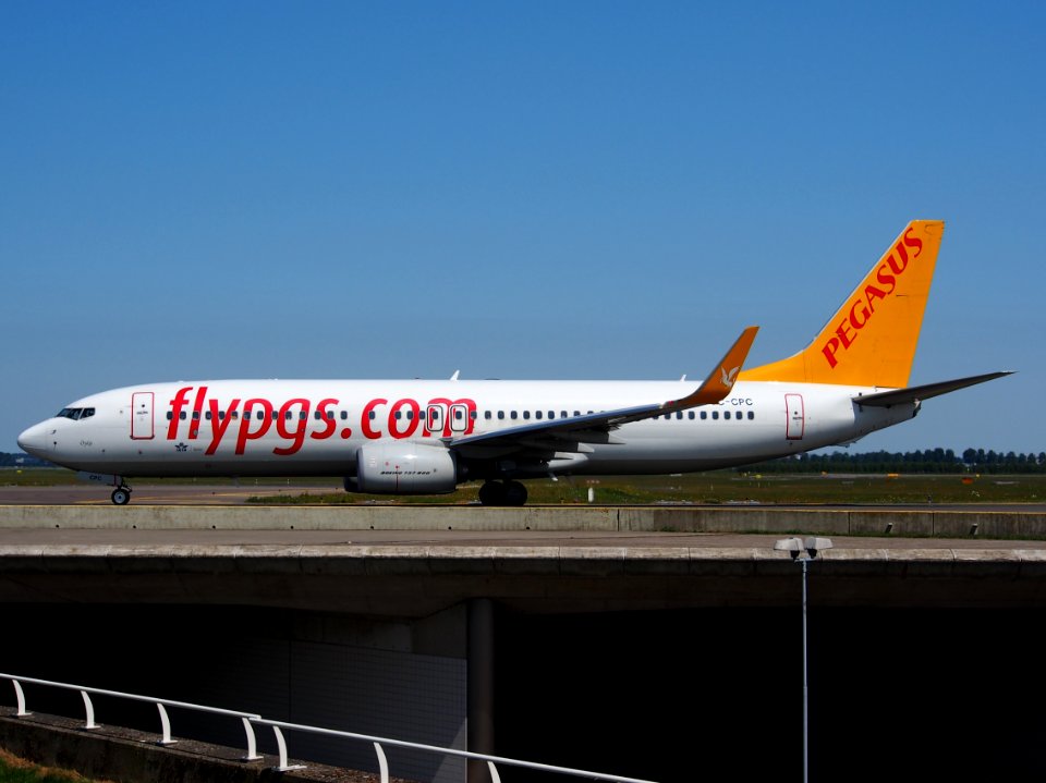 TC-CPC Pegasus Boeing 737-82R(WL) - cn 40878 taxiing 21july2013 pic-005
