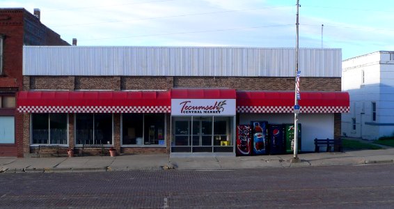 Tecumseh, Nebraska S side Clay between 3rd-4th 1
