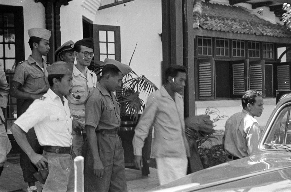 Te Salatiga werden besprekingen gevoerd met Republikeinse autoriteiten De Repu, Bestanddeelnr 1153