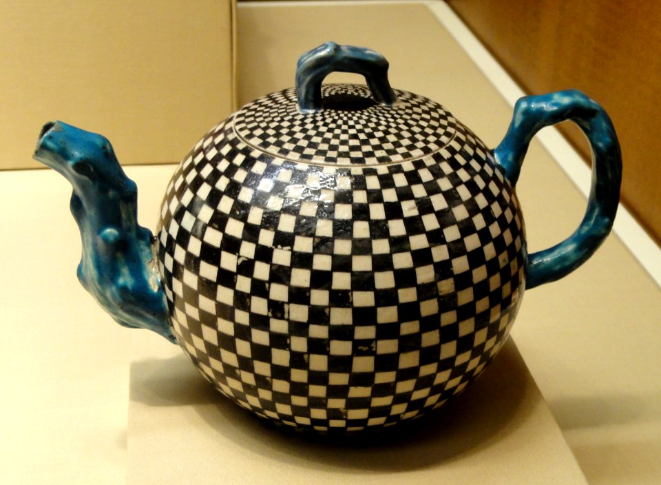 Teapot, Staffordshire, c. 1760 - Nelson-Atkins Museum of Art - DSC08782