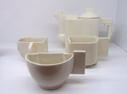 Tea set, designed by Kazimir Malevich, Gilles Gheerbrant, Toronto, Canada, 1923, porcelain - Museum für Angewandte Kunst Köln - Cologne, Germany - DSC09579