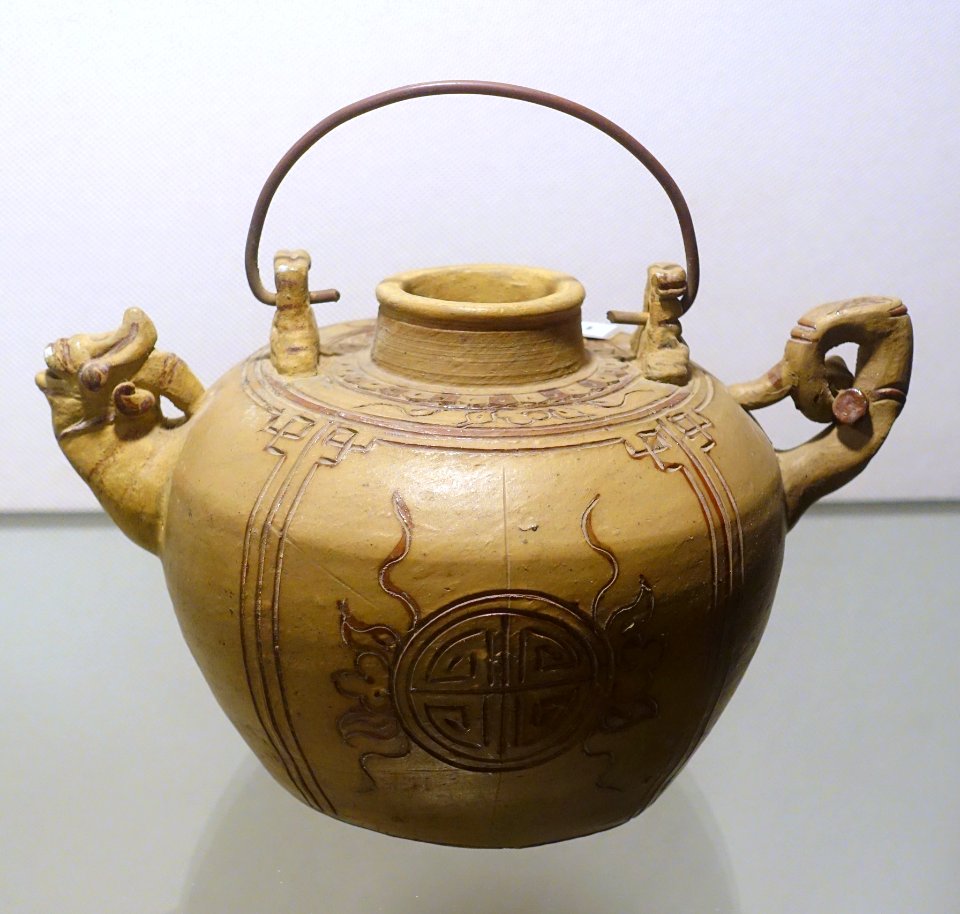 Teapot - Nguyen dynasty, 19th century AD - Vietnam National Museum of Fine Arts - Hanoi, Vietnam - DSC05327