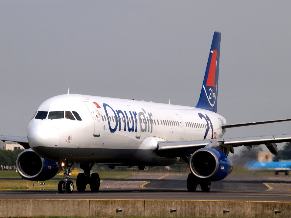 TC-ONJ Onur Air Airbus A321-131 - cn 385 taxiing 14july2013 pic-001