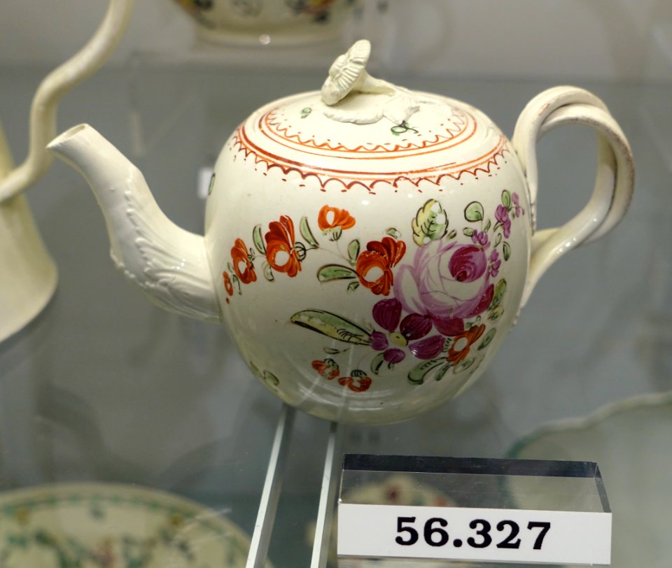 Teapot, Yorkshire or Staffordshire, England, 1770-1780, creamware, overglaze enamels, HD 56.327 - Flynt Center of Early New England Life - Deerfield, Massachusetts - DSC04550