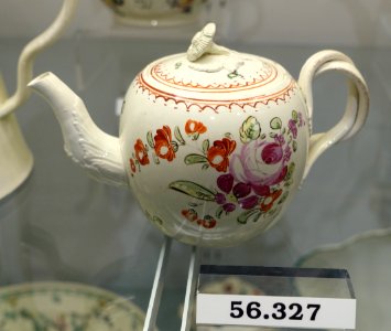 Teapot, Yorkshire or Staffordshire, England, 1770-1780, creamware, overglaze enamels, HD 56.327 - Flynt Center of Early New England Life - Deerfield, Massachusetts - DSC04550