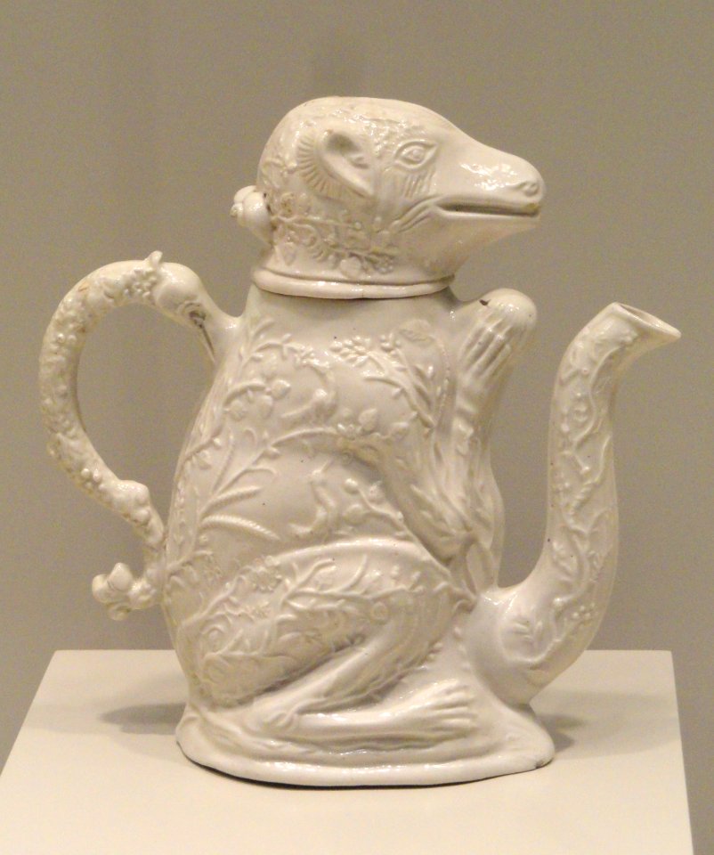 Teapot, 1750-1760, Staffordshire, England, salt-glazed earthenware - Art Institute of Chicago - DSC09963