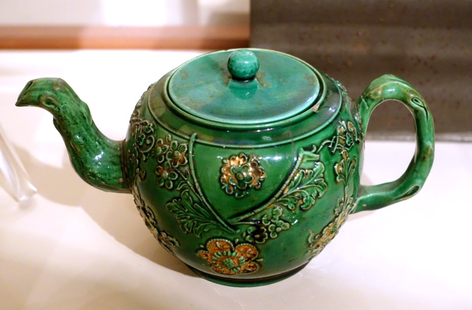 Teapot, Staffordshire, England, 1750-1760, glazed earthenware, gilding - Concord Museum - Concord, MA - DSC05574