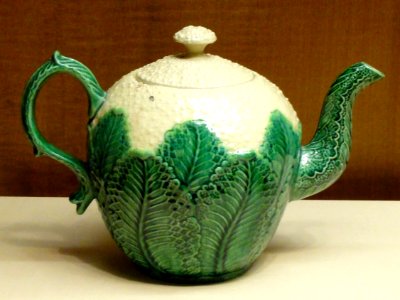 Teapot, Staffordshire, c. 1750-1765 - Nelson-Atkins Museum of Art - DSC08789