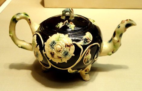 Teapot, Staffordshire, c. 1740 - Nelson-Atkins Museum of Art - DSC08745