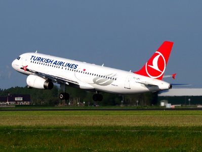 TC-JPC Turkish Airlines Airbus A320 takeoff from Schiphol (AMS - EHAM), The Netherlands, 17may2014, pic-2 photo