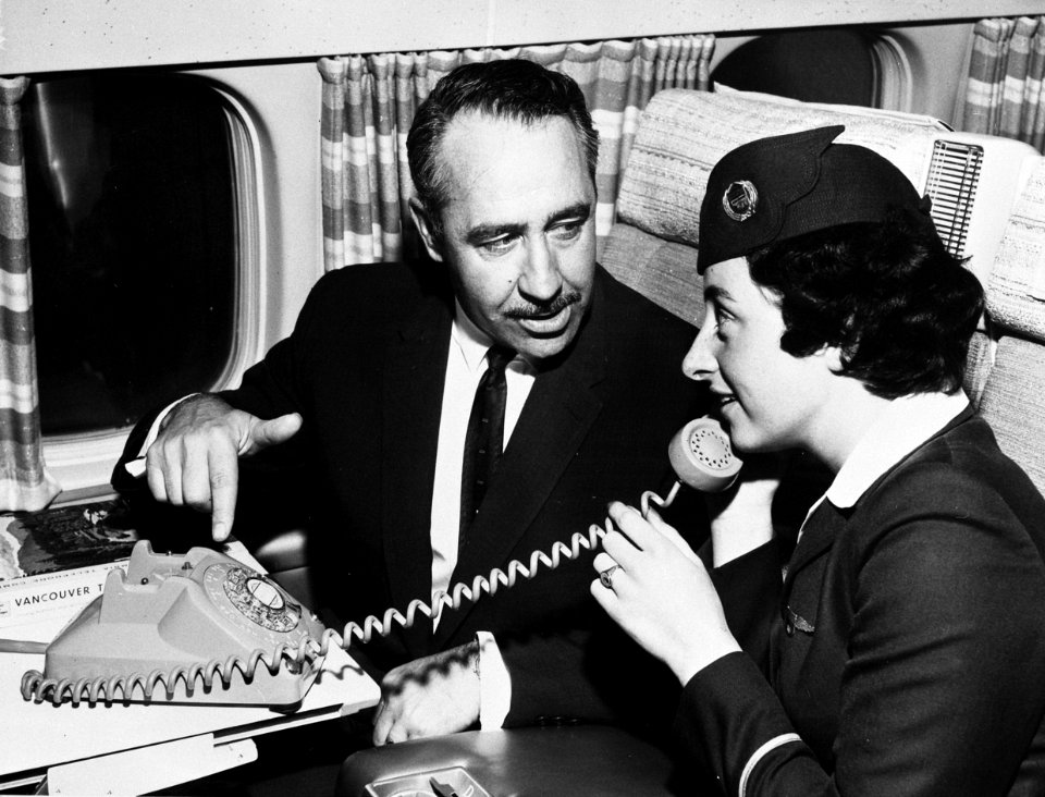 Telefoon in vliegtuig, Bestanddeelnr 912-5067