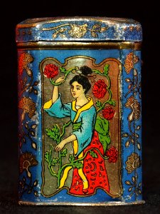 Tea sample tin with four Geishas, photo5