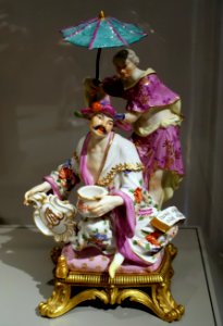 Tea merchant and lady, probably by Johann Joachim Kaendler and Friedrich Elias Meyer, Meissen Porcelain Factory, c. 1745, hard-paste porcelain - Wadsworth Atheneum - Hartford, CT - DSC05156