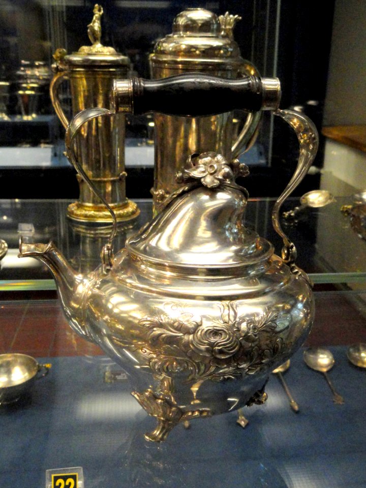 Tea pot, Nils Enberg, Turku, 1779 - National Museum of Finland - DSC03982