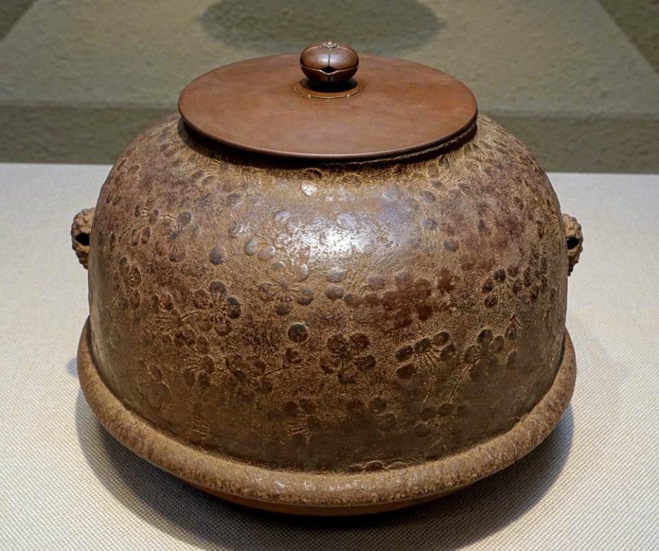 Tea kettle with Japanese kerria design, Ashiya ware, Shinnari type, Japan, Muromachi period, 1400s AD, iron - Tokyo National Museum - Tokyo, Japan - DSC08890