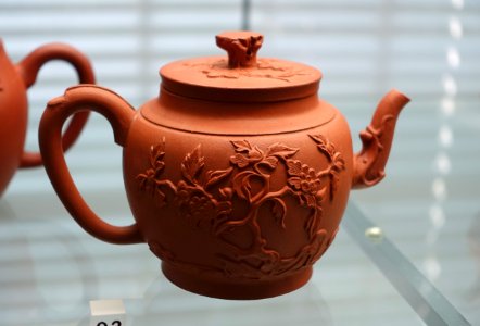 Teapot, Meissen, c. 1710, red Bottger stoneware - Germanisches Nationalmuseum - Nuremberg, Germany - DSC02621