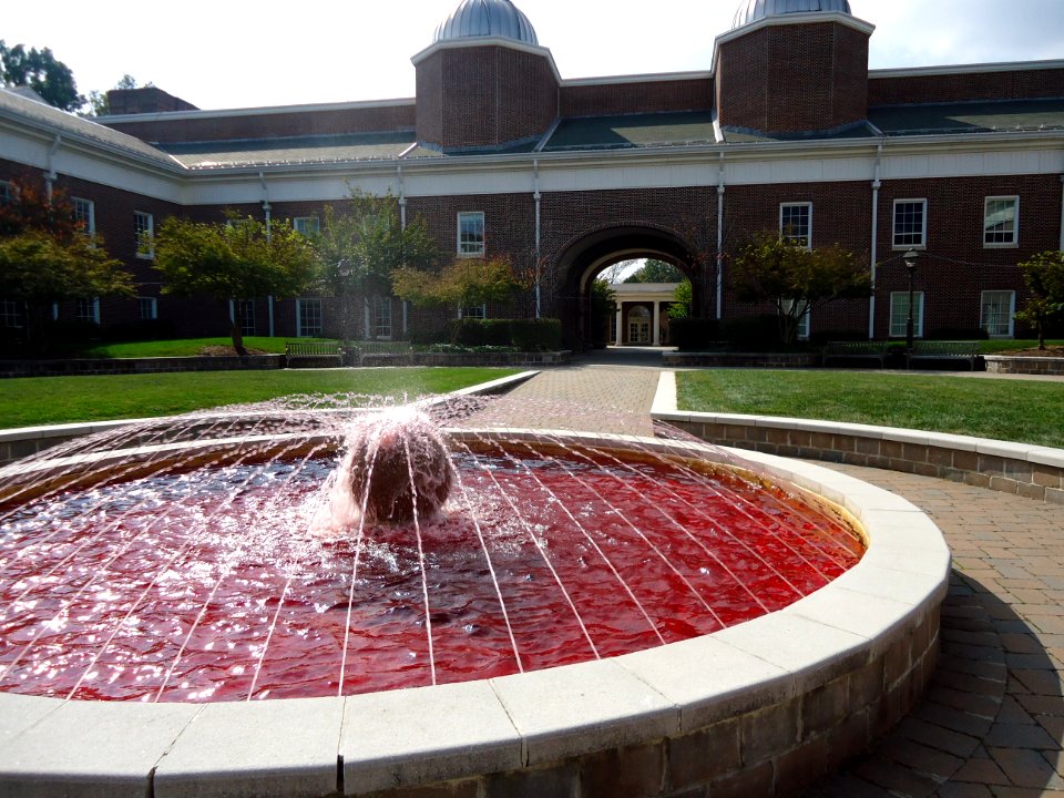 TCNJ The College of New Jersey fountain and building