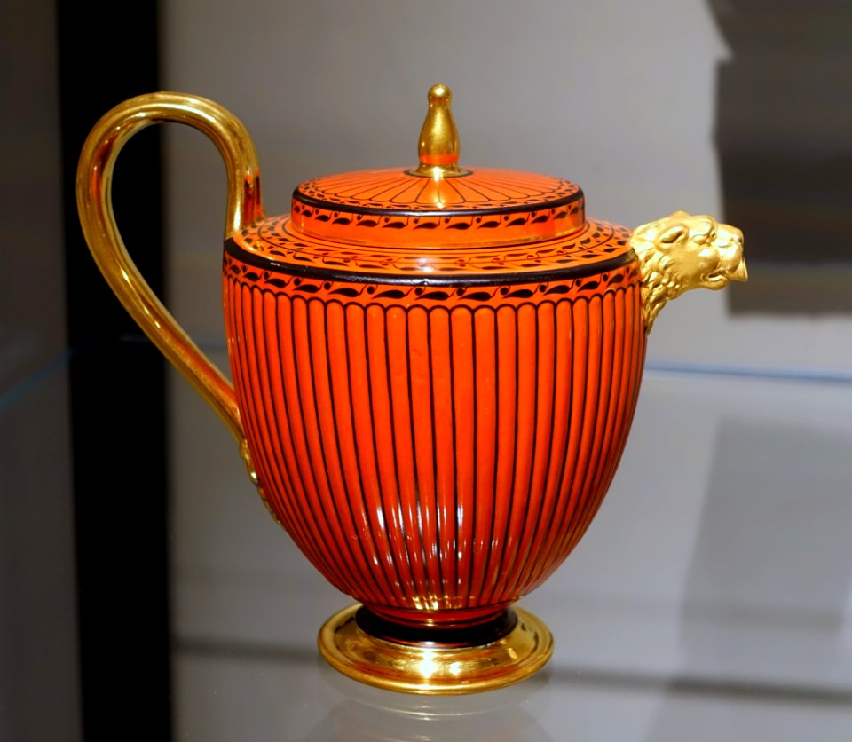 Teapot, Sèvres Porcelain Factory, 1817, hard-paste porcelain - Wadsworth Atheneum - Hartford, CT - DSC05506