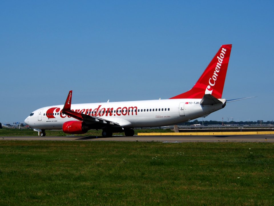 TC-TJH Corendon Airlines Boeing 737-86J(WL) - cn 29121 taxiing 21July 2013 pic-003