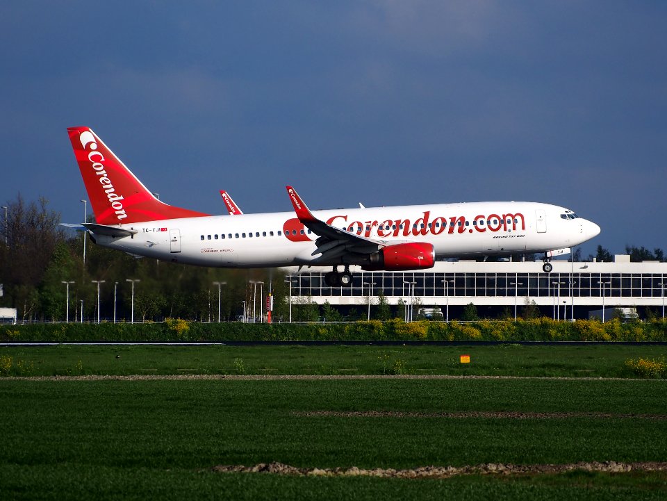 TC-TJI, landing at Schiphol (AMS - EHAM), The Netherlands, pic3