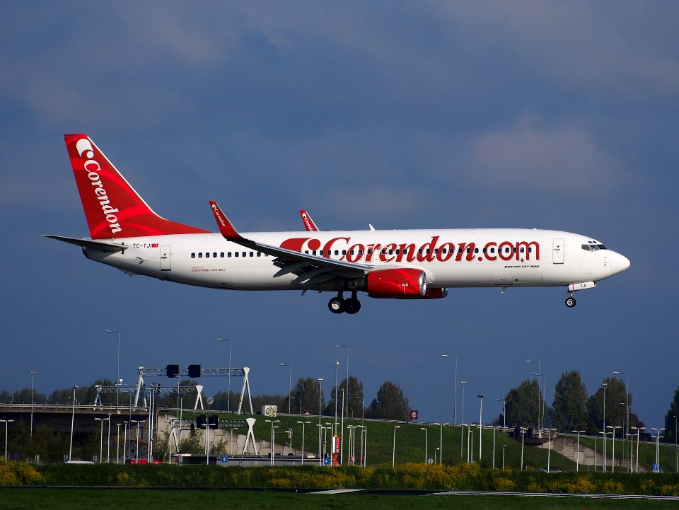 TC-TJI, landing at Schiphol (AMS - EHAM), The Netherlands, pic2