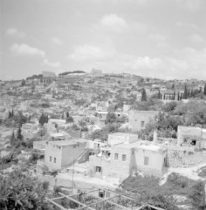 Tegen heuvels aangebouwde huizen van Nazareth, Bestanddeelnr 255-3220