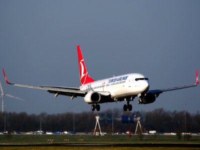 TC-JGB, Boeing 737-8F2, Turkish Airlines, landing at AMS Amsterdam (Schiphol), pic1