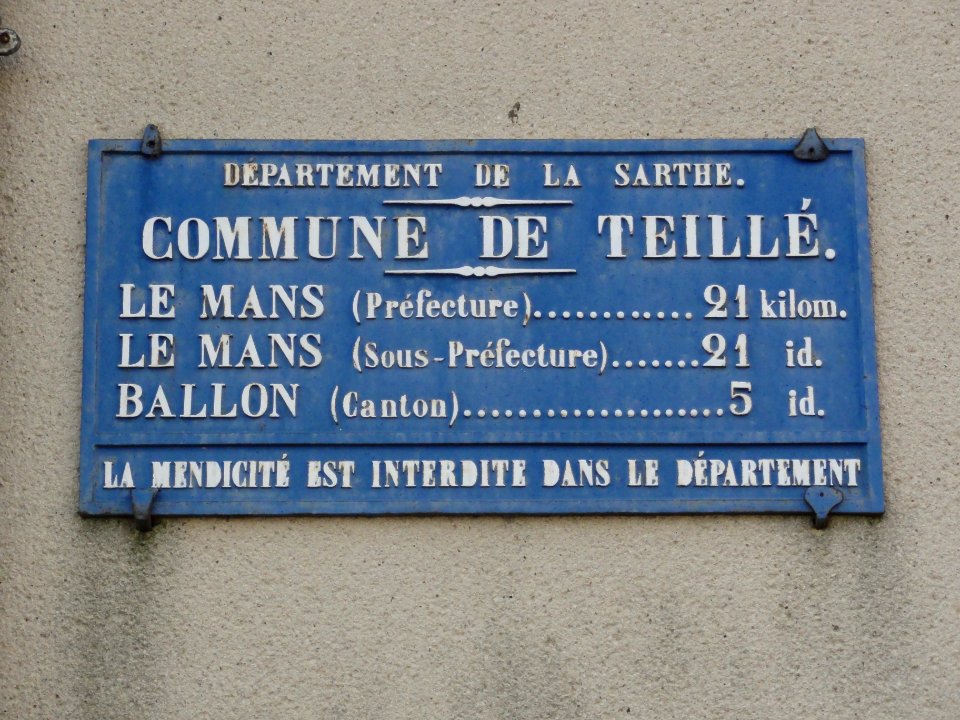 Teillé (Sarthe) plaque de cocher identifiant communal