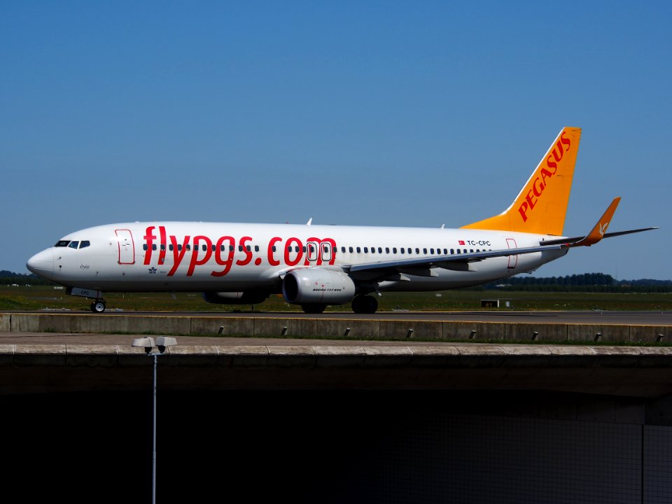 TC-CPC Pegasus Boeing 737-82R(WL) - cn 40878 taxiing 21july2013 pic-004