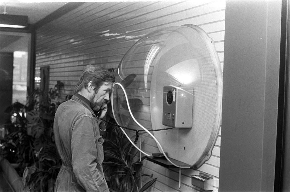 Telefoon in kastje, Bestanddeelnr 925-2012