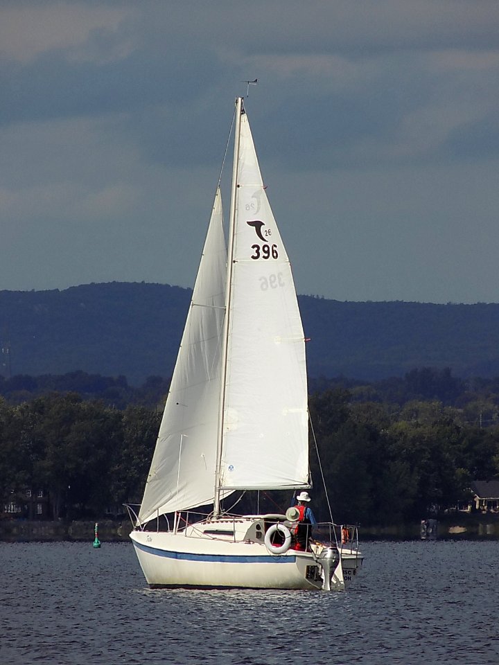 Tanzer 26 sailboat Triton 4241