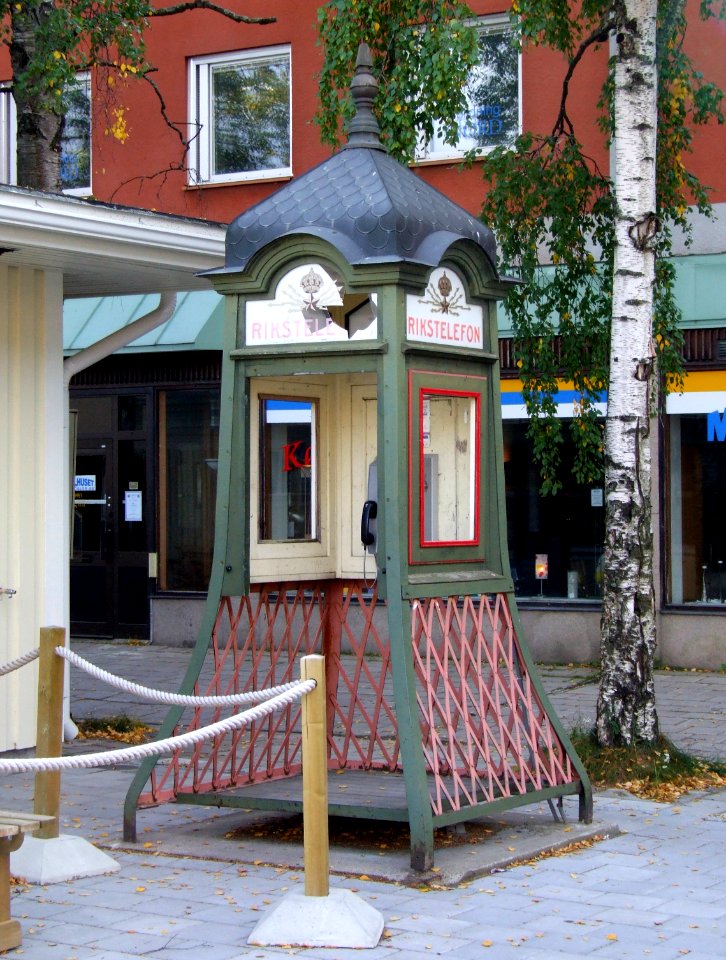 Telephone booth Haparanda 20070909