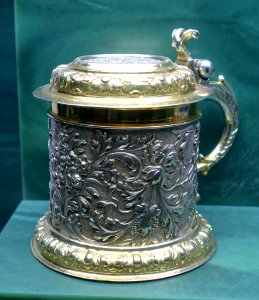 Tankard, Erhard Warnberger, Augsburg, Germany, c. 1700, silver - Fowler Museum - University of California, Los Angeles - DSC02619