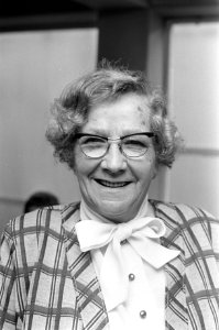 Tante Mart Stroop , die in de oorlog joden hielp, gehuldigd in Joods Cultureel C, Bestanddeelnr 926-7046
