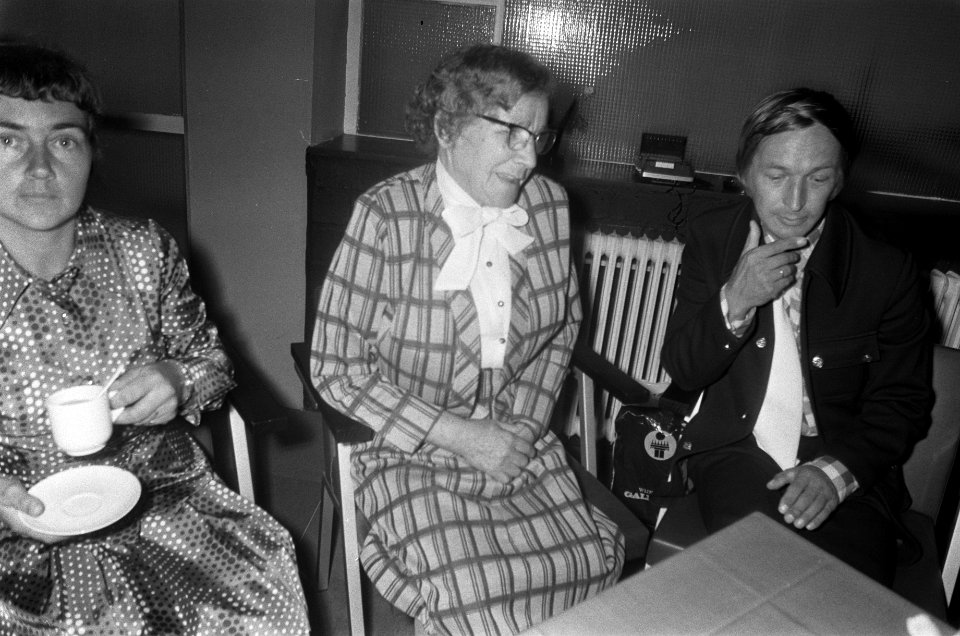 Tante Mart Stroop , die in de oorlog joden hielp, gehuldigd in Joods Cultureel C, Bestanddeelnr 926-7048
