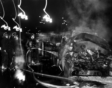 Tankauto in brand op de Spaarndammerdijk in Amsterdam, Bestanddeelnr 914-7406