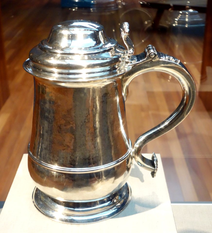 Tankard by Paul Revere II (1735-1818), c. 1760-1770, silver - De Young Museum - DSC01248