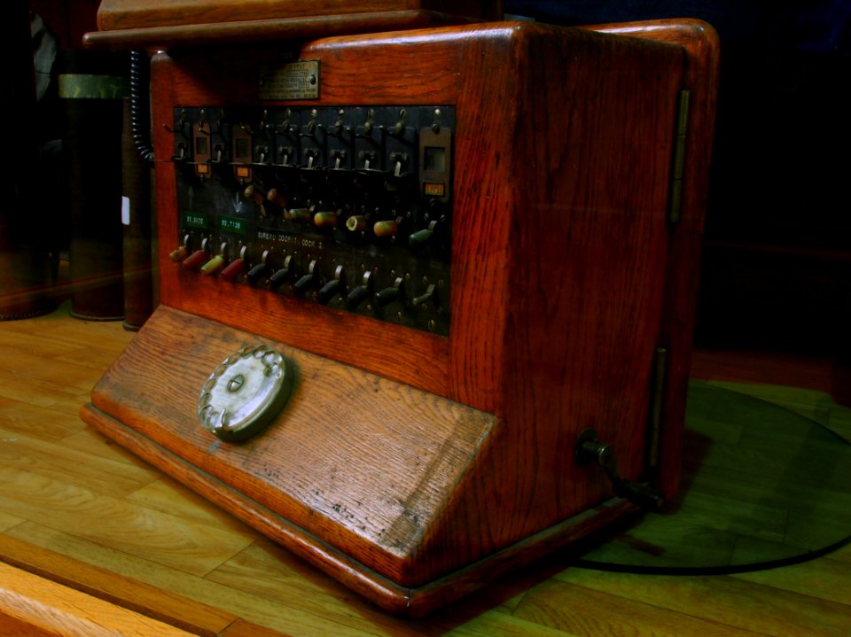 Telephone Tableau pour Réseau BC ou Automatique No 199W.0102