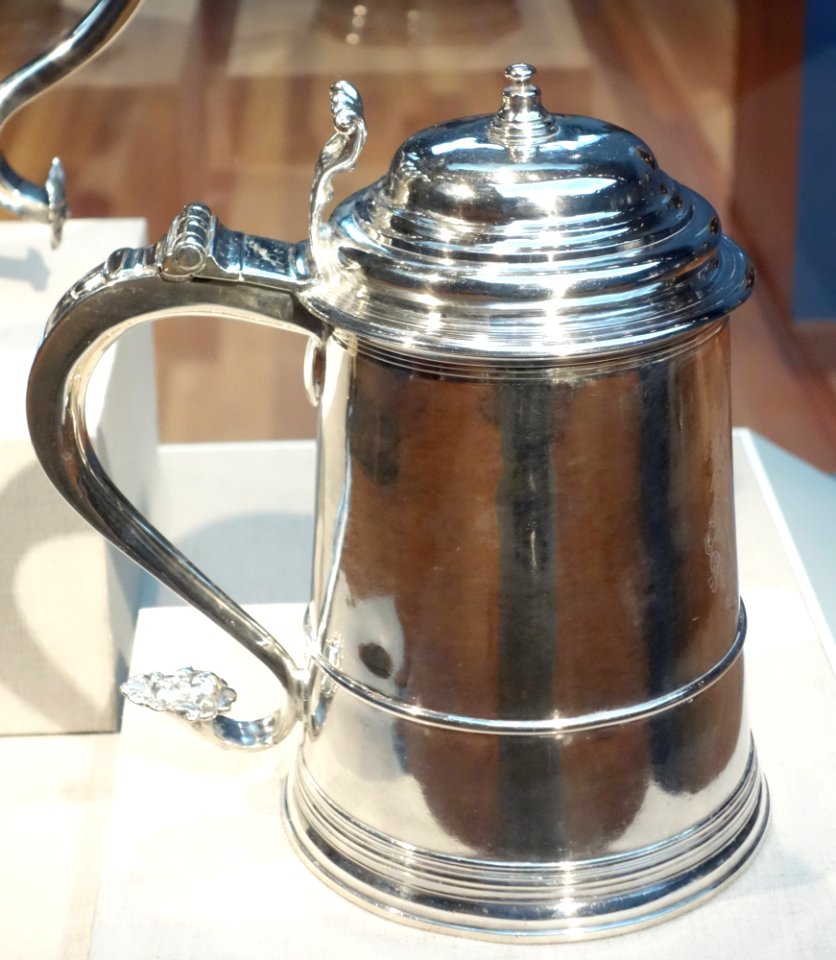 Tankard by Paul Revere I (1702-1754), 1726, silver - De Young Museum - DSC01244