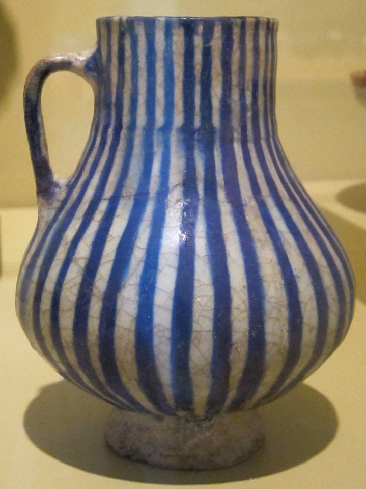 Tankard from Iran, early 13th century, Stonepaste, underglaze painted, HAA