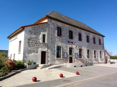 Teilhet (Puy-de-Dôme) mairie et ancienne école