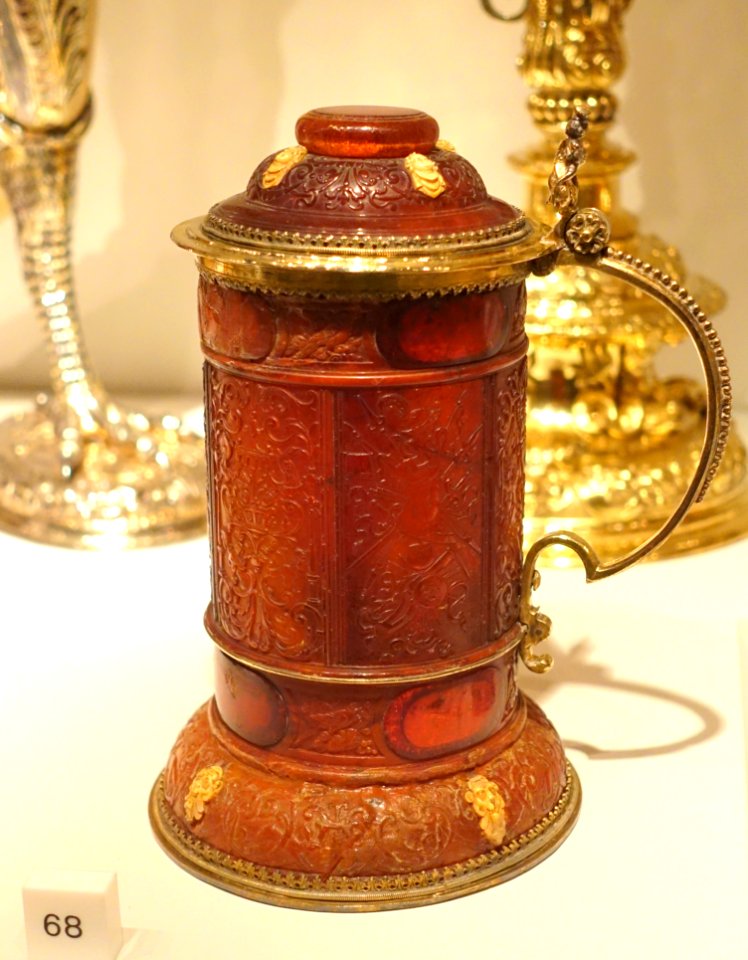 Tankard made for Elector Georg Wilhelm of Brandenburg, by Georg Schreiber and Andreas Meyer, Konigsberg, Germany, 1628, amber and silver gilt - Nordiska museet - Stockholm, Sweden - DSC09780