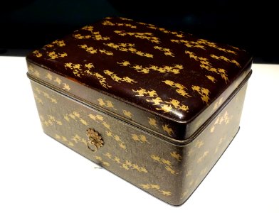 Tebako (cosmetic box), Kamakura period, 13th century, plover design in maki-e lacquer - Tokyo National Museum - DSC05113